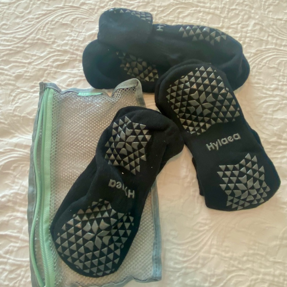 Hylaea Black Yoga Pilates Socks | 3-Pair Set | Size 9–11